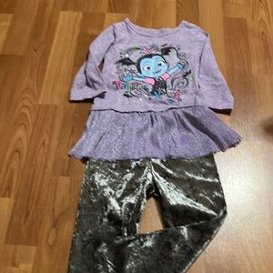 Disney’s Vampirina Set
